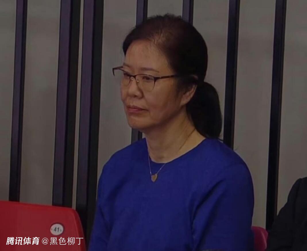 目前，《哪吒之魔童闹海》还在持续发力，影史排名不断攀升，目前已和《哪吒之魔童降世》成功“会师”，暂列影史第四、第五名。