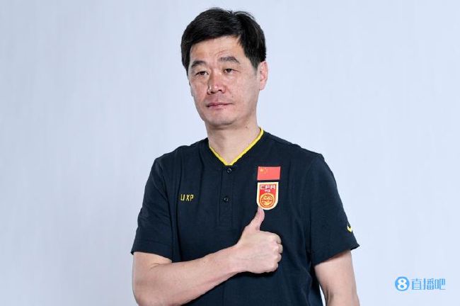 A妹的哥哥弗兰基·格兰德和男友“海绵宝宝”伊桑·斯莱特也一同亮相。
